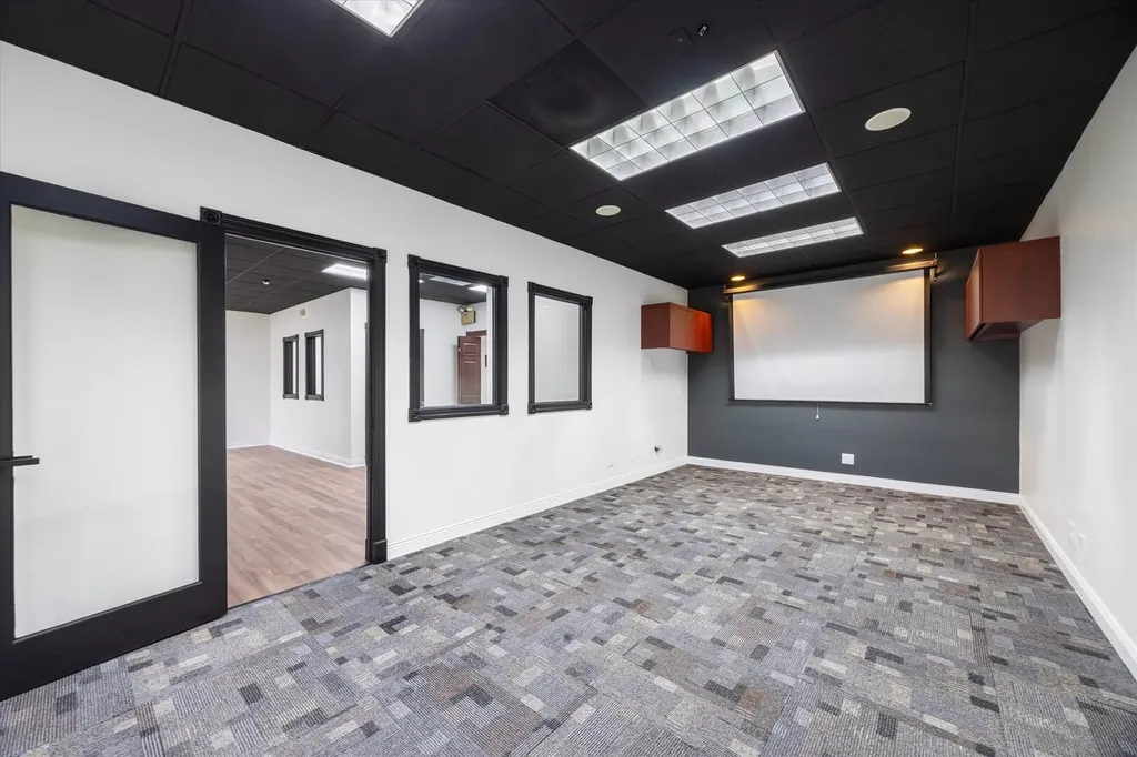 414 Plaza Drive Westmont IL 60559