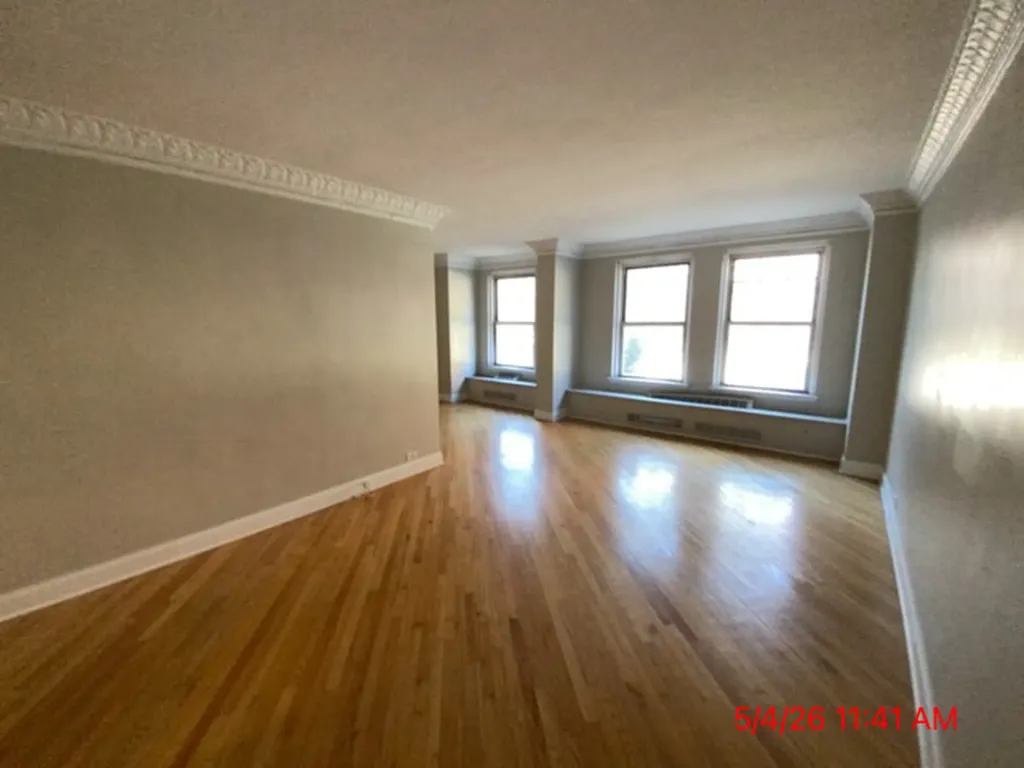 6101 North Sheridan Road Chicago IL 60660