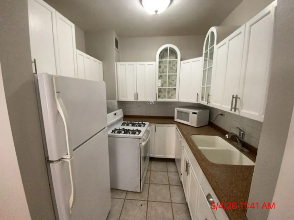 6101 North Sheridan Road Chicago IL 60660