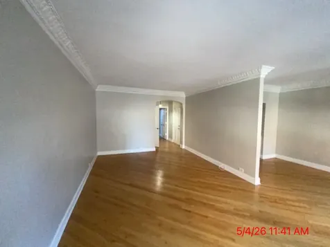 6101 North Sheridan Road Chicago IL 60660