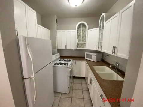 6101 North Sheridan Road Chicago IL 60660
