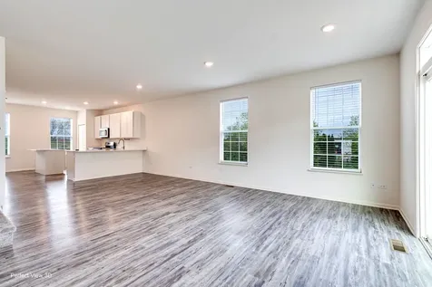 195 Lakeshore Drive Oswego IL 60543