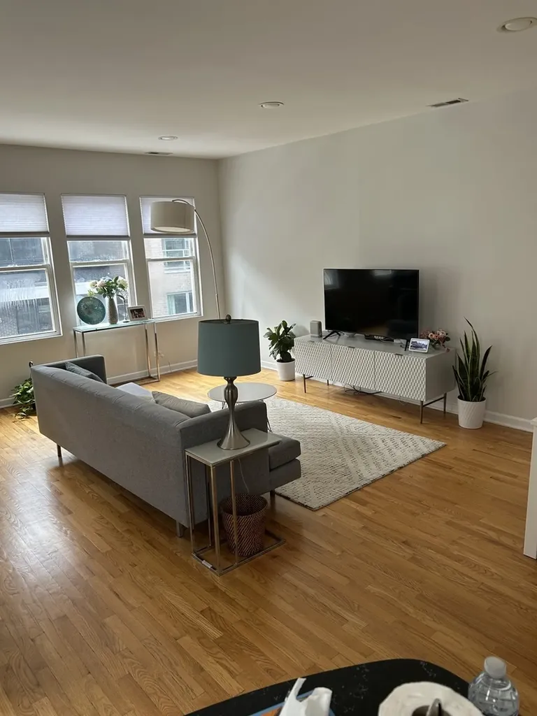 1538 West Fry Street Chicago IL 60642