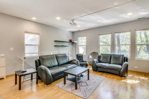 1538 West Fry Street Chicago IL 60642