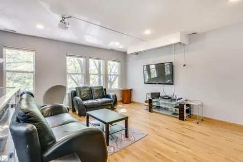 1538 West Fry Street Chicago IL 60642