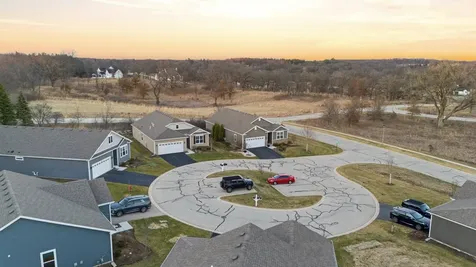 1110 Redtail Court Woodstock IL 60098