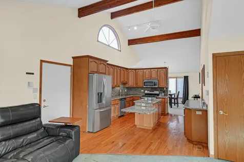 18311 65TH Avenue Tinley Park IL 60477