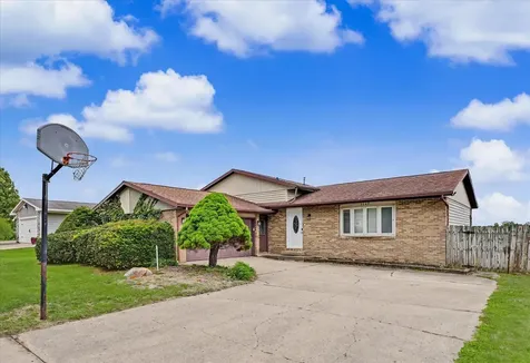 2229 Jeffery Drive St. Joseph IL 61873