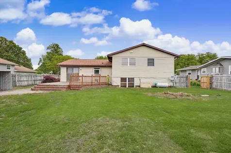 2229 Jeffery Drive St. Joseph IL 61873