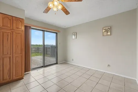 2229 Jeffery Drive St. Joseph IL 61873