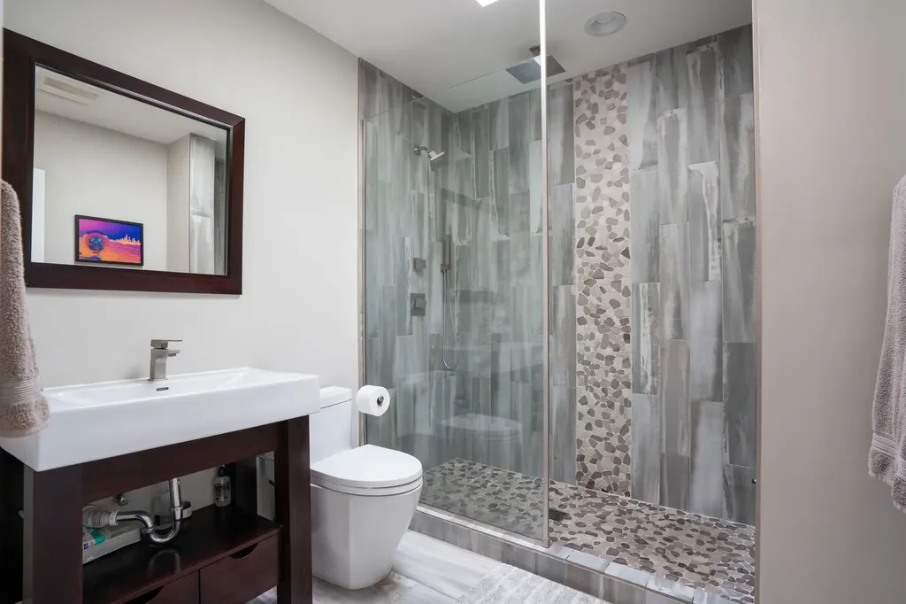 2331 North Elston Court Chicago IL 60614