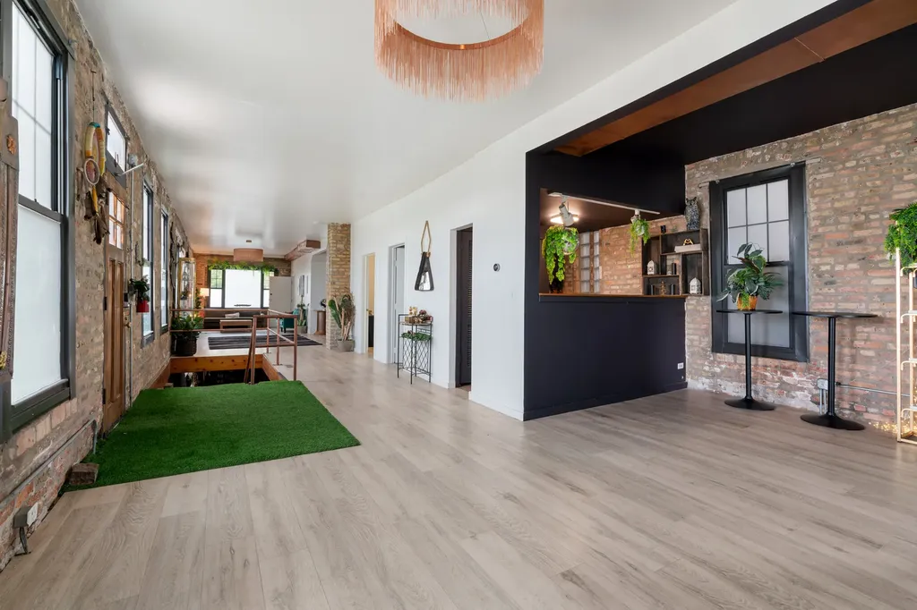 2331 North Elston Court Chicago IL 60614