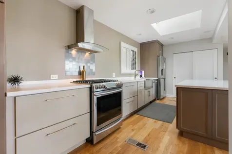 2331 North Elston Court Chicago IL 60614