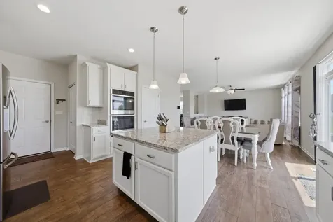 653 Otter Way Oswego IL 60543