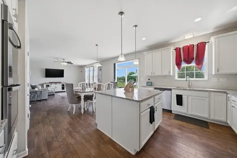 653 Otter Way Oswego IL 60543