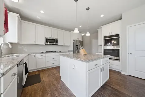 653 Otter Way Oswego IL 60543