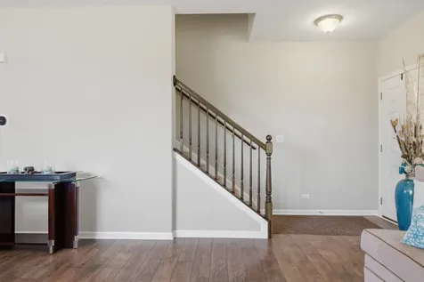 653 Otter Way Oswego IL 60543