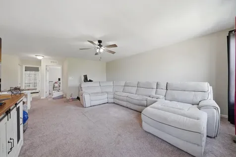 653 Otter Way Oswego IL 60543