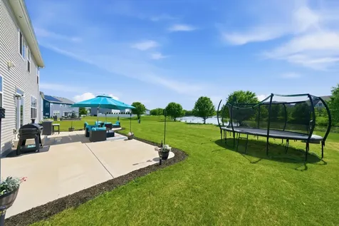 653 Otter Way Oswego IL 60543