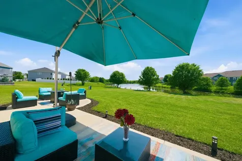 653 Otter Way Oswego IL 60543