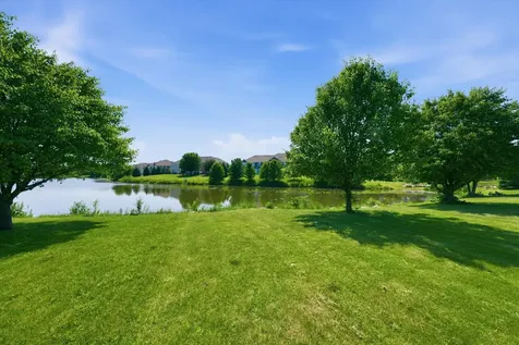 653 Otter Way Oswego IL 60543
