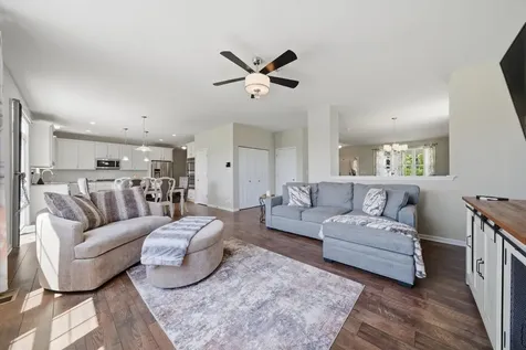 653 Otter Way Oswego IL 60543
