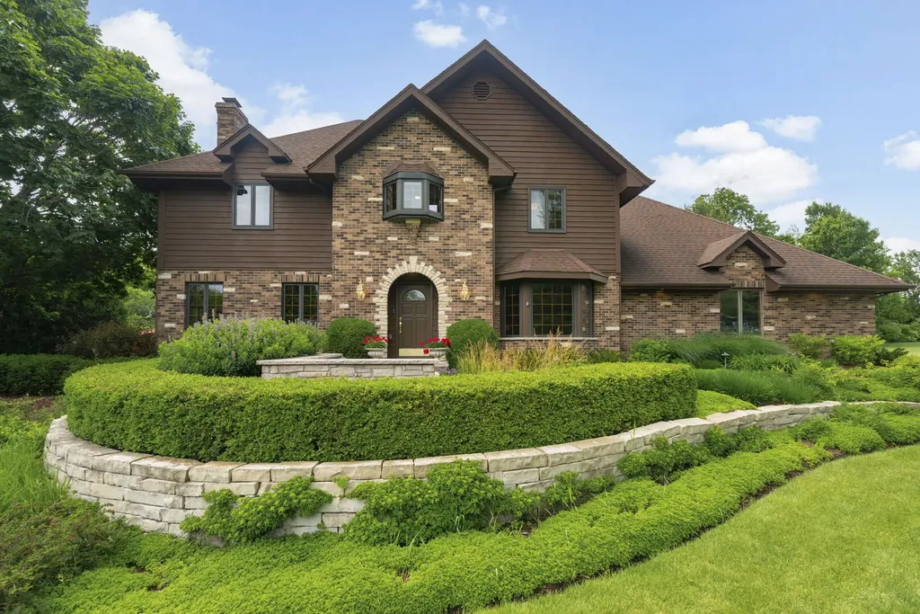 5N868 Prairie Valley Drive St. Charles IL 60175
