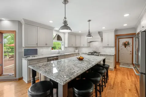 5N868 Prairie Valley Drive St. Charles IL 60175