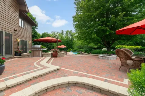 5N868 Prairie Valley Drive St. Charles IL 60175