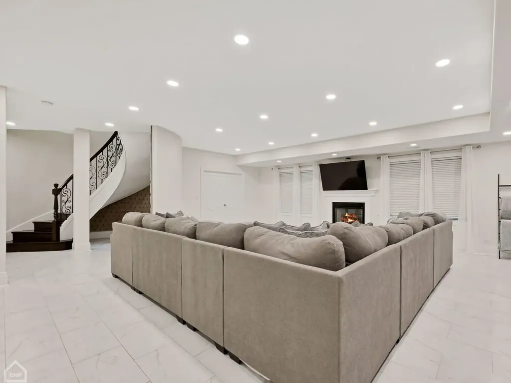 355 Flagg Court Hinsdale IL 60521