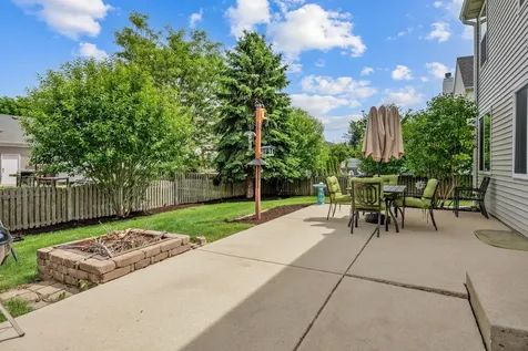 1832 Stirling Lane Montgomery IL 60538