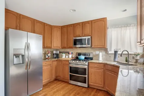 1832 Stirling Lane Montgomery IL 60538