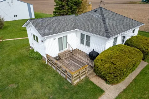 21137 Fenstermaker Road Sycamore IL 60178
