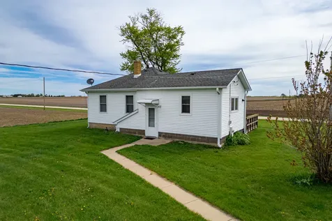 21137 Fenstermaker Road Sycamore IL 60178