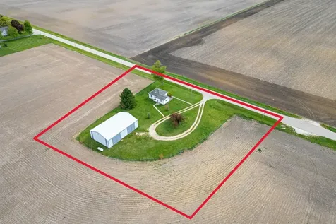 21137 Fenstermaker Road Sycamore IL 60178