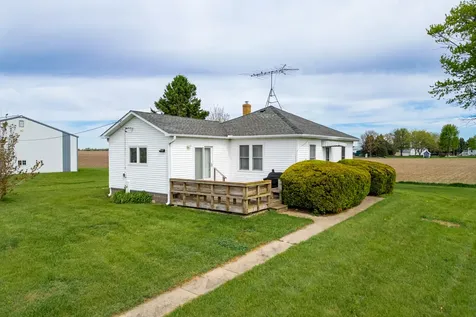 21137 Fenstermaker Road Sycamore IL 60178
