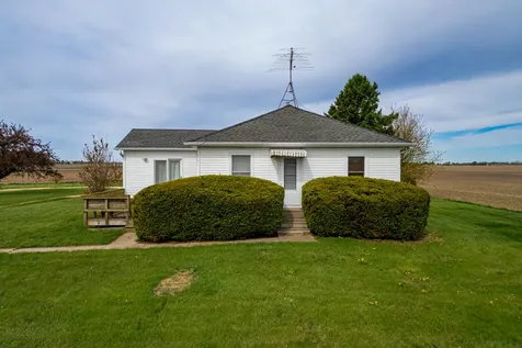 21137 Fenstermaker Road Sycamore IL 60178
