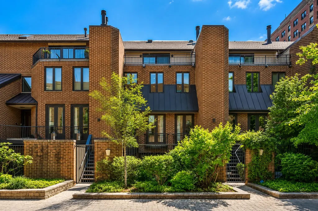 1307 North Sutton Place Chicago IL 60610