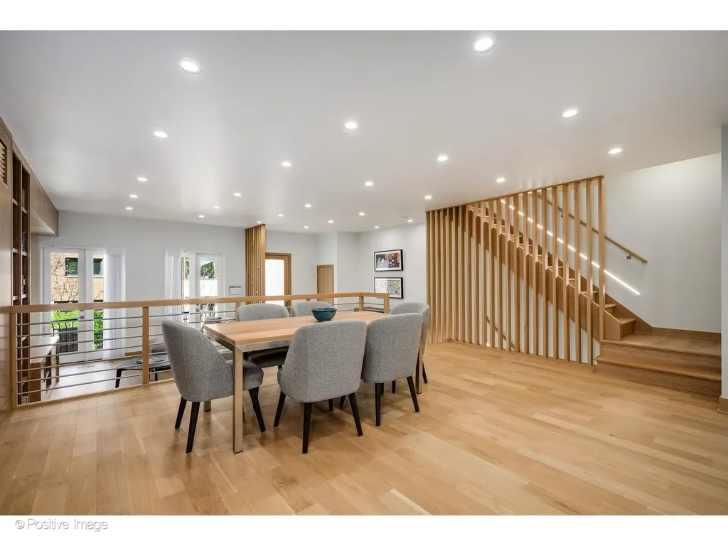 1307 North Sutton Place Chicago IL 60610