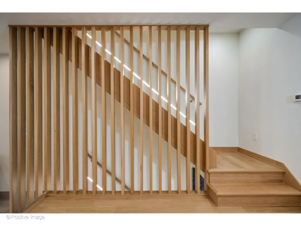 1307 North Sutton Place Chicago IL 60610