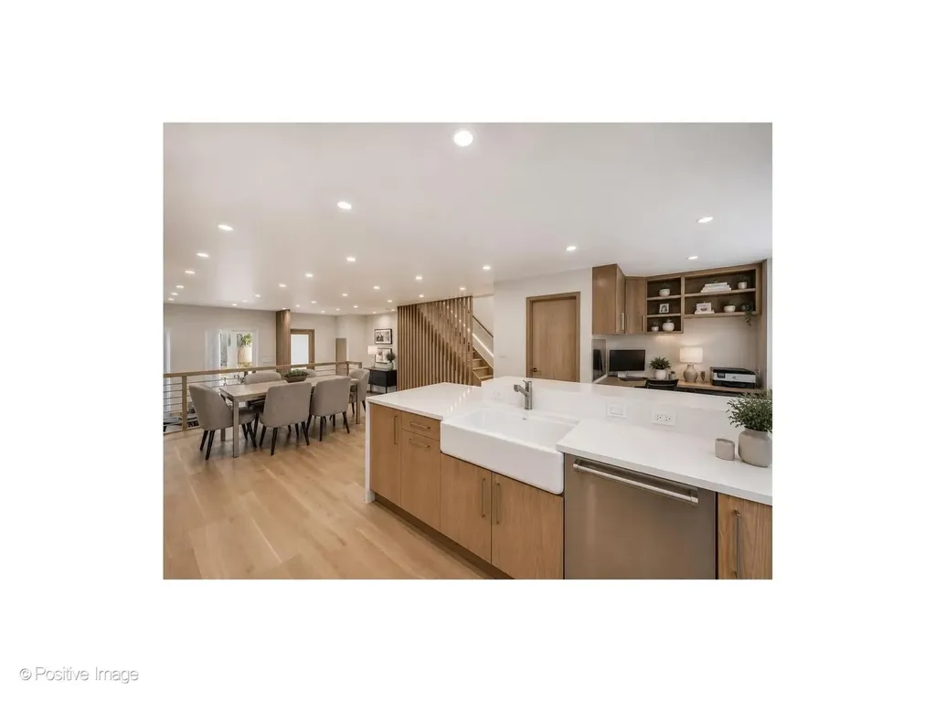 1307 North Sutton Place Chicago IL 60610