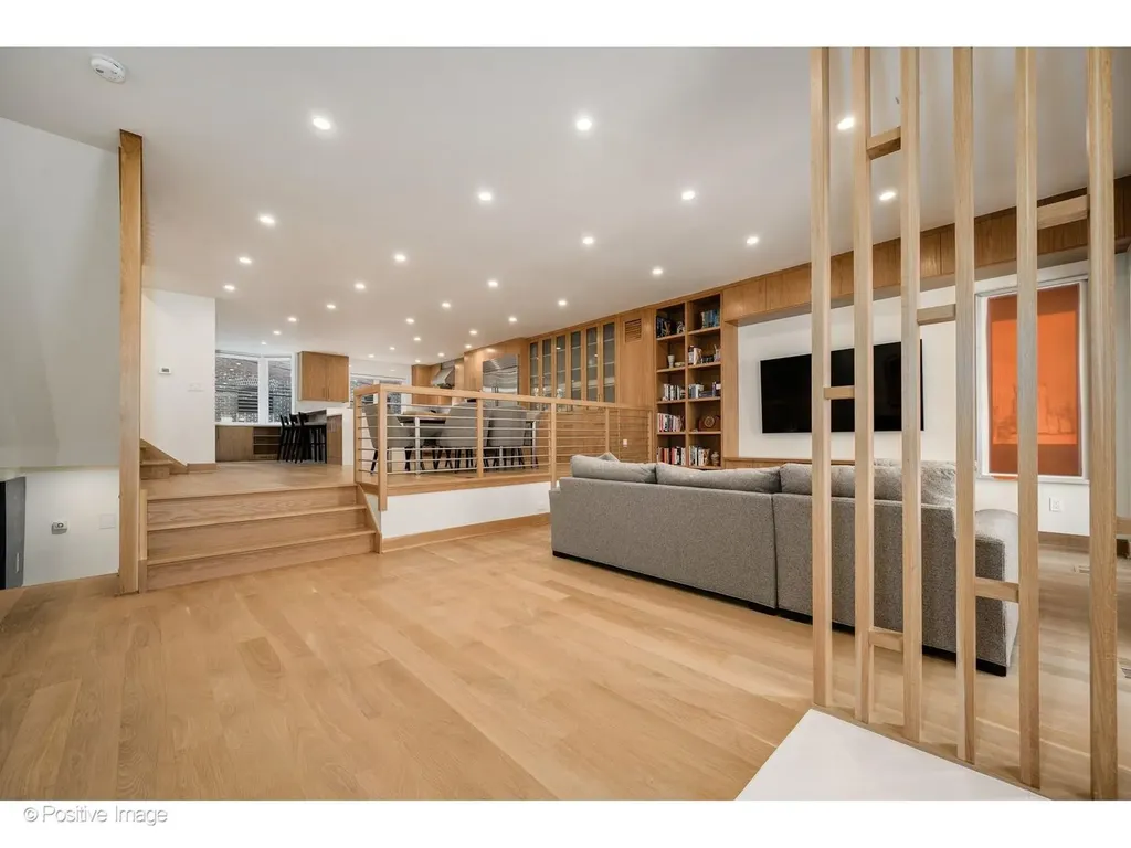 1307 North Sutton Place Chicago IL 60610