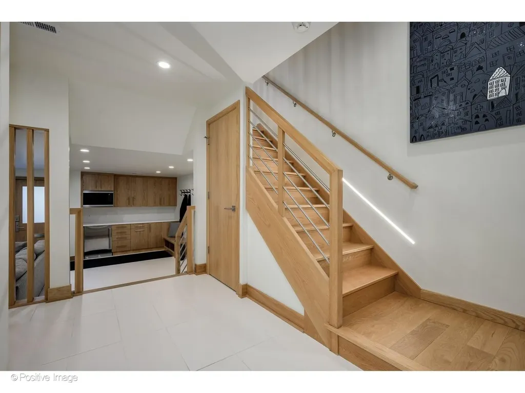 1307 North Sutton Place Chicago IL 60610