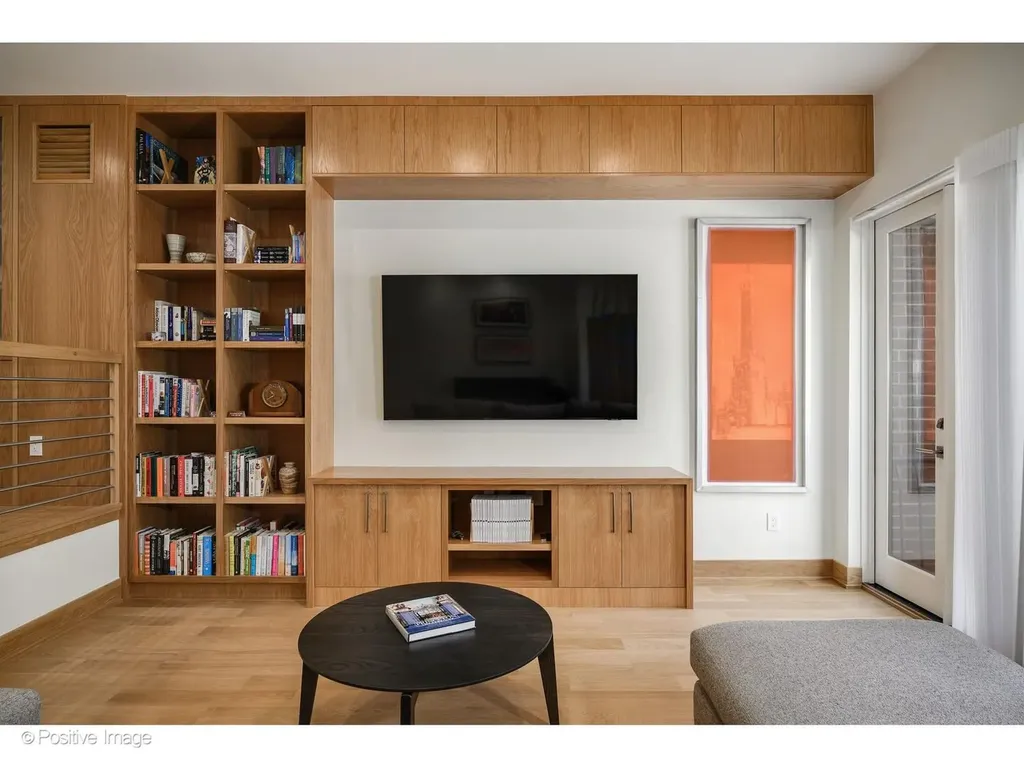 1307 North Sutton Place Chicago IL 60610