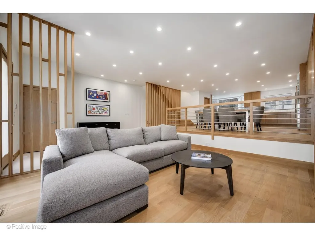1307 North Sutton Place Chicago IL 60610