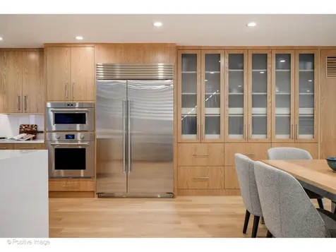 1307 North Sutton Place Chicago IL 60610