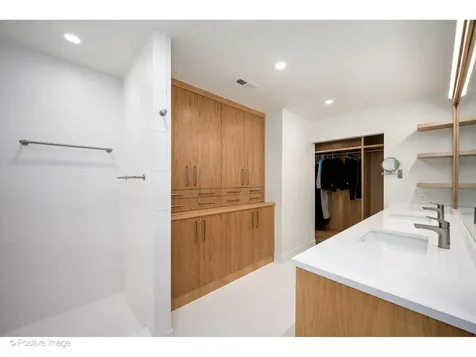 1307 North Sutton Place Chicago IL 60610