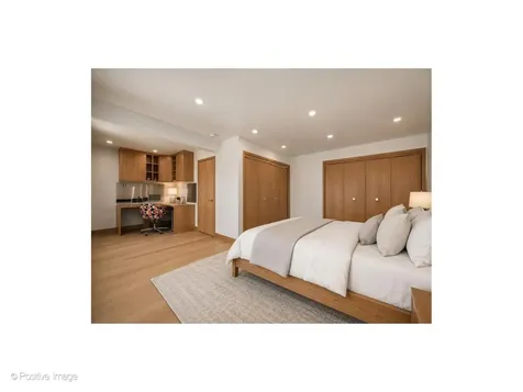 1307 North Sutton Place Chicago IL 60610