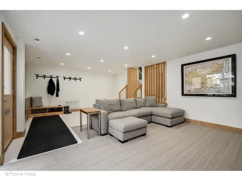 1307 North Sutton Place Chicago IL 60610