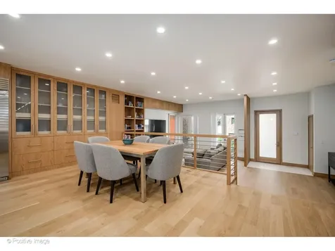 1307 North Sutton Place Chicago IL 60610
